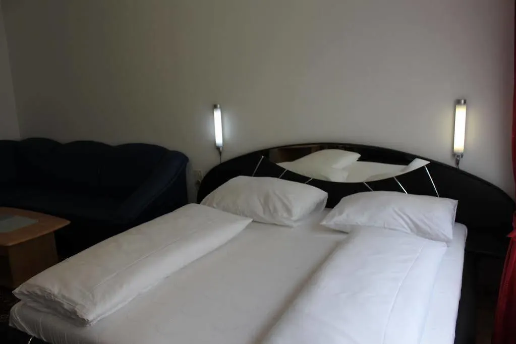 Hotel Pension Adam Apartment Viena Apartahotel